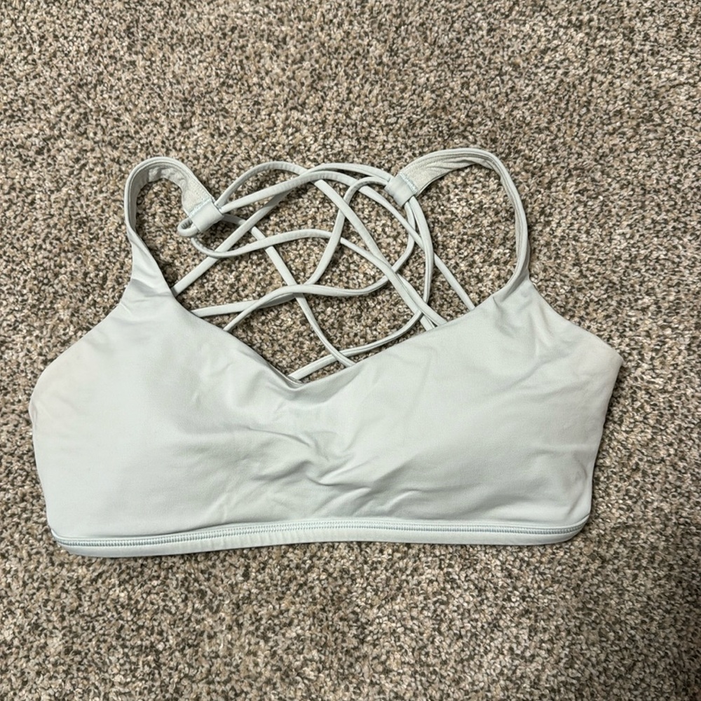 Lululemon free to be wild bra, size 8